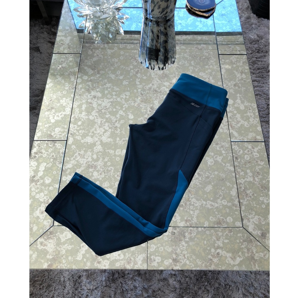 New Balance Women Blue Crop Leggings Size M